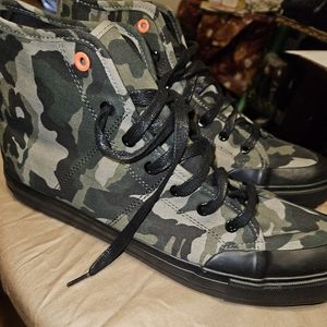 Steve Madden Spike Camo Sneakers size  13 Men